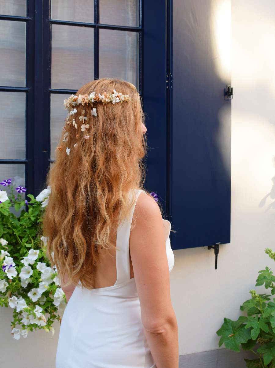 Champagne! - Flower garland + hanging flowers