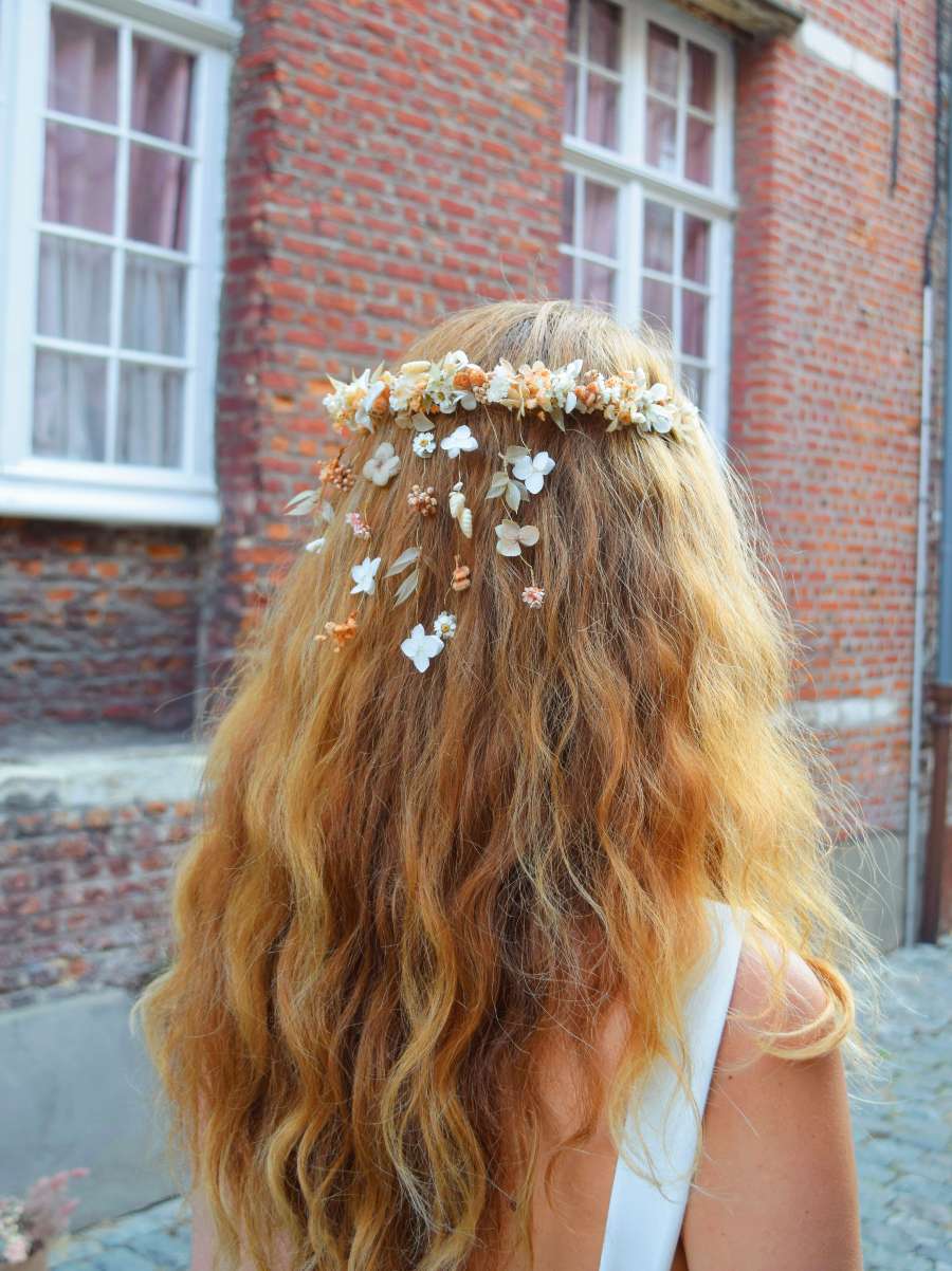 Champagne! - Flower garland + hanging flowers