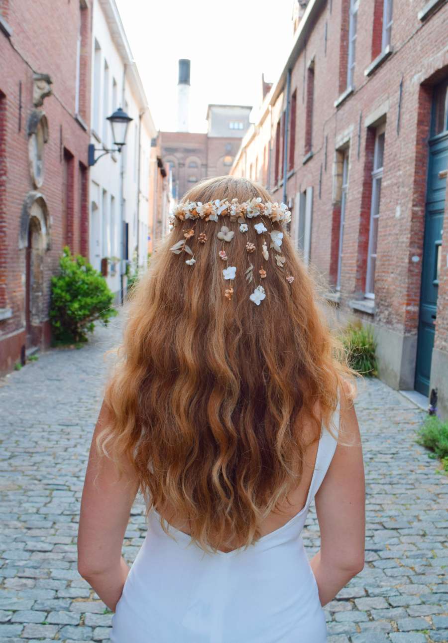 Champagne! - Flower garland + hanging flowers