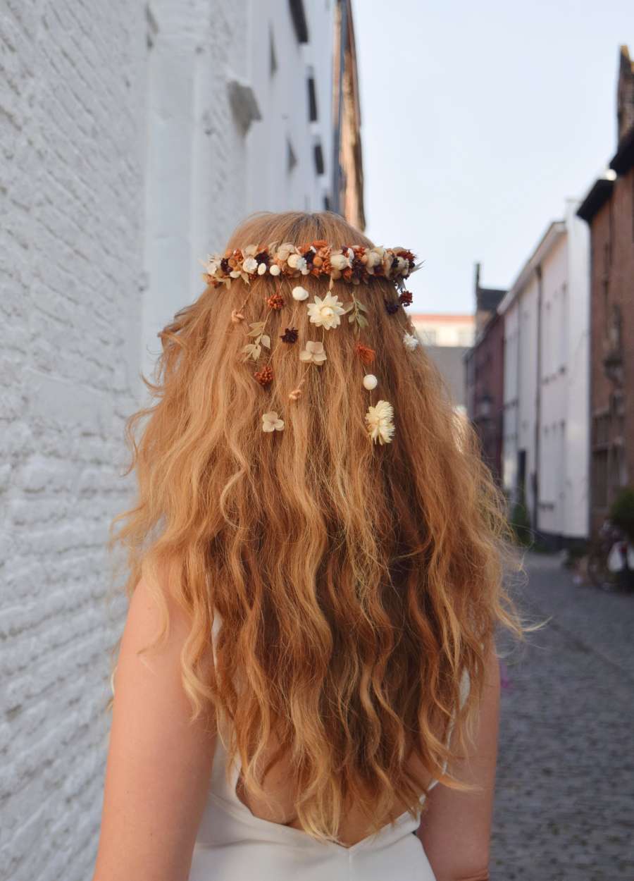 Wild Soul - Flower garland + drooping flowers