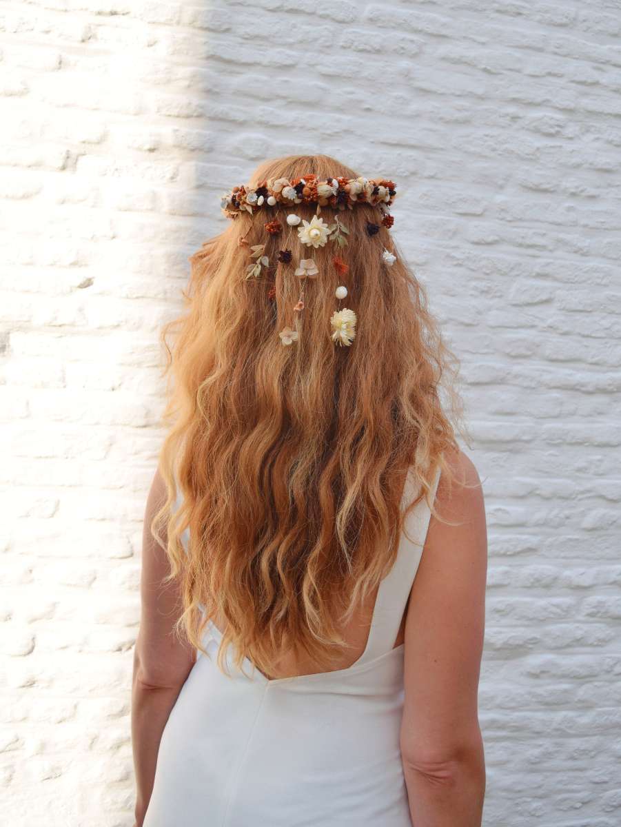 Wild Soul - Flower garland + drooping flowers