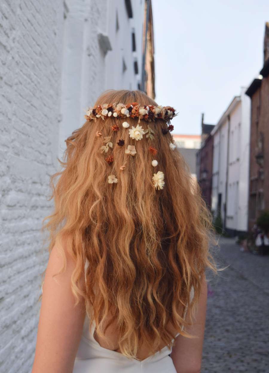Wild Soul - Flower garland + drooping flowers