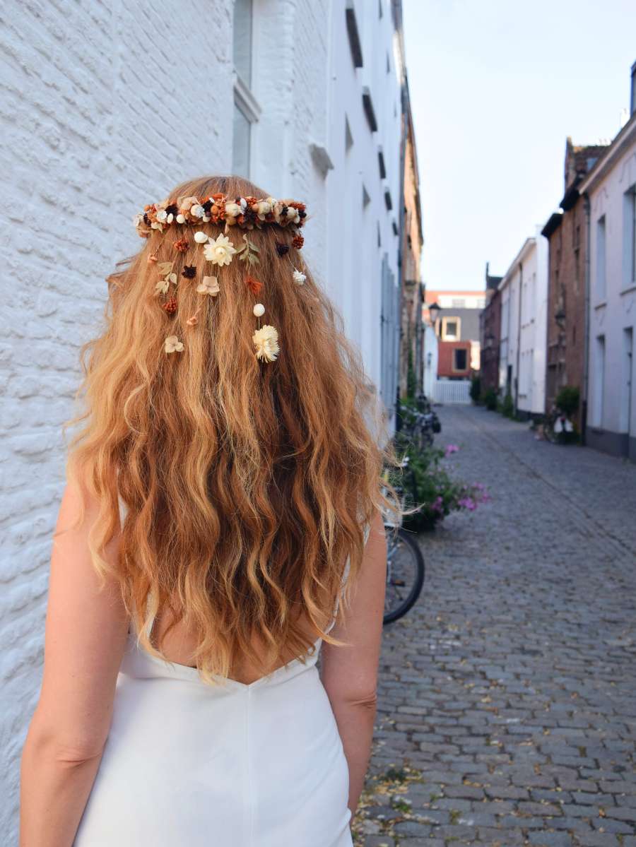 Wild Soul - Flower garland + drooping flowers