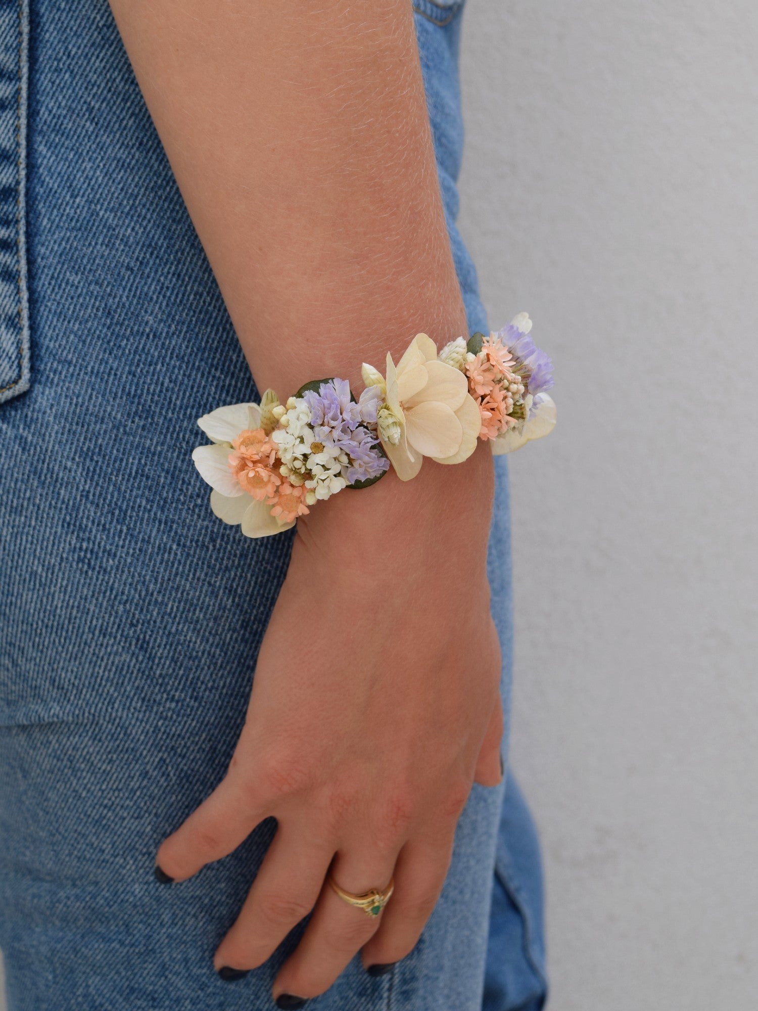 Funky - Wrist Corsage