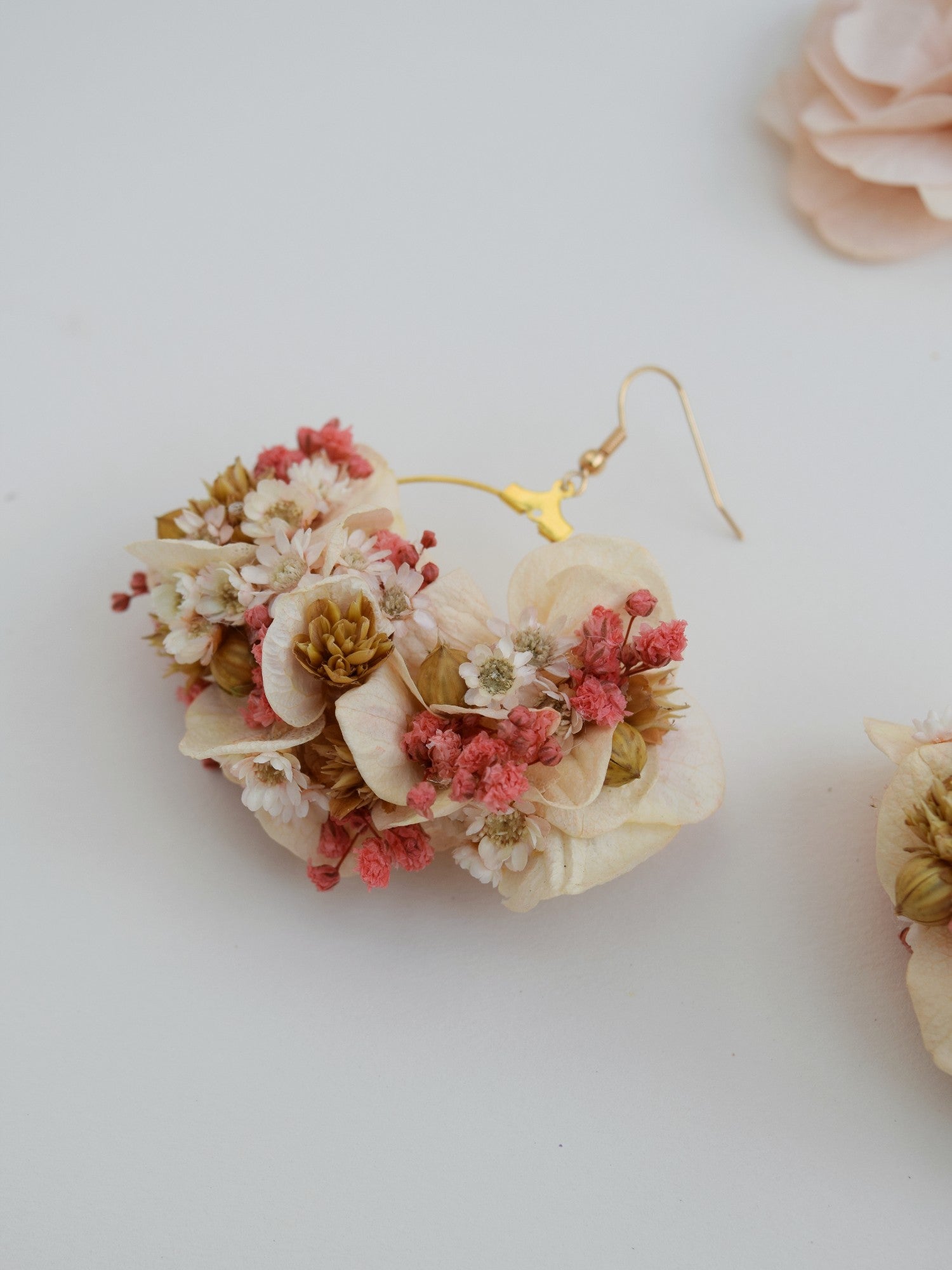Holy Cow SALMON ROSE - earrings
