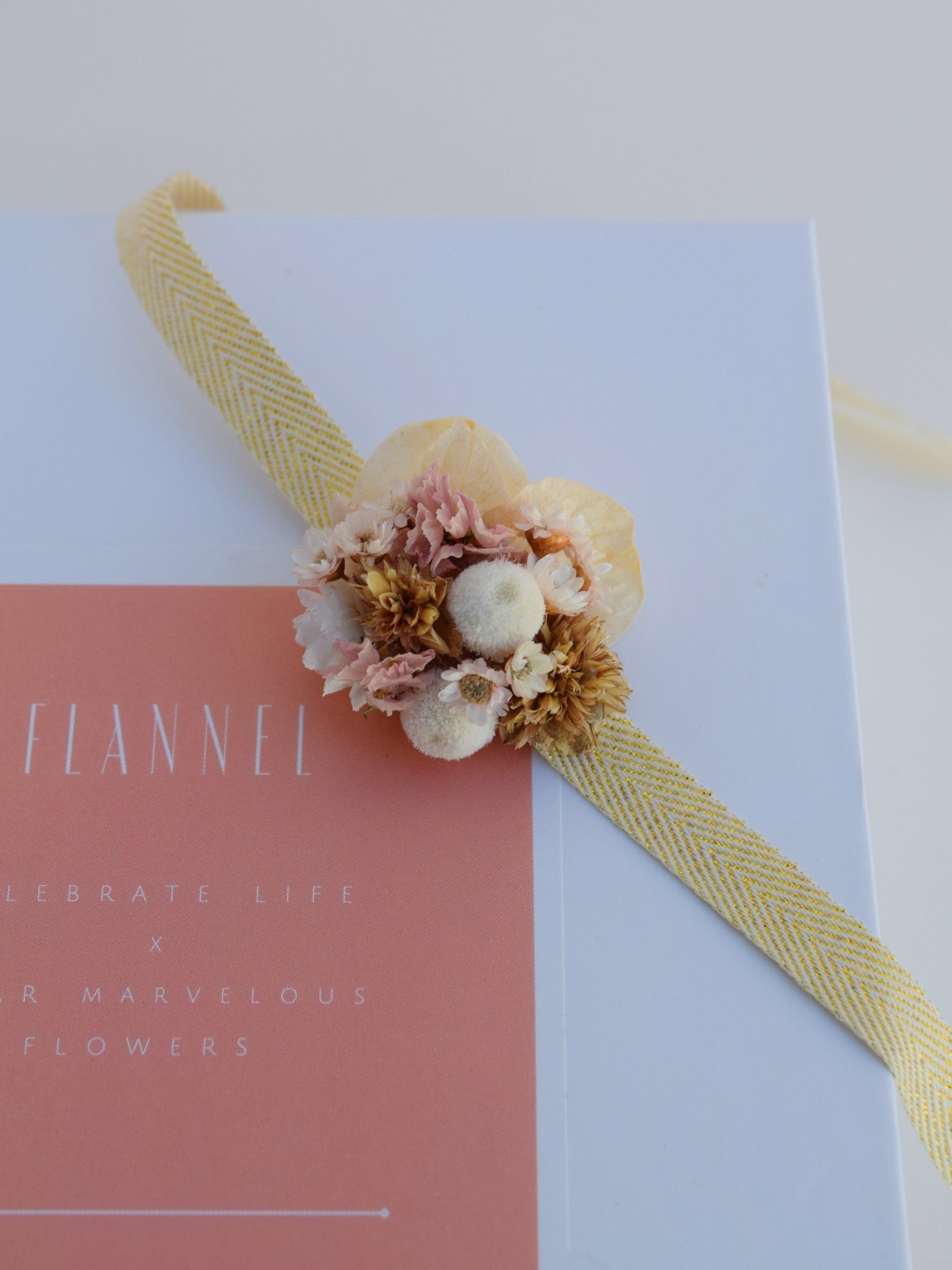 Elegance - wrist corsage children