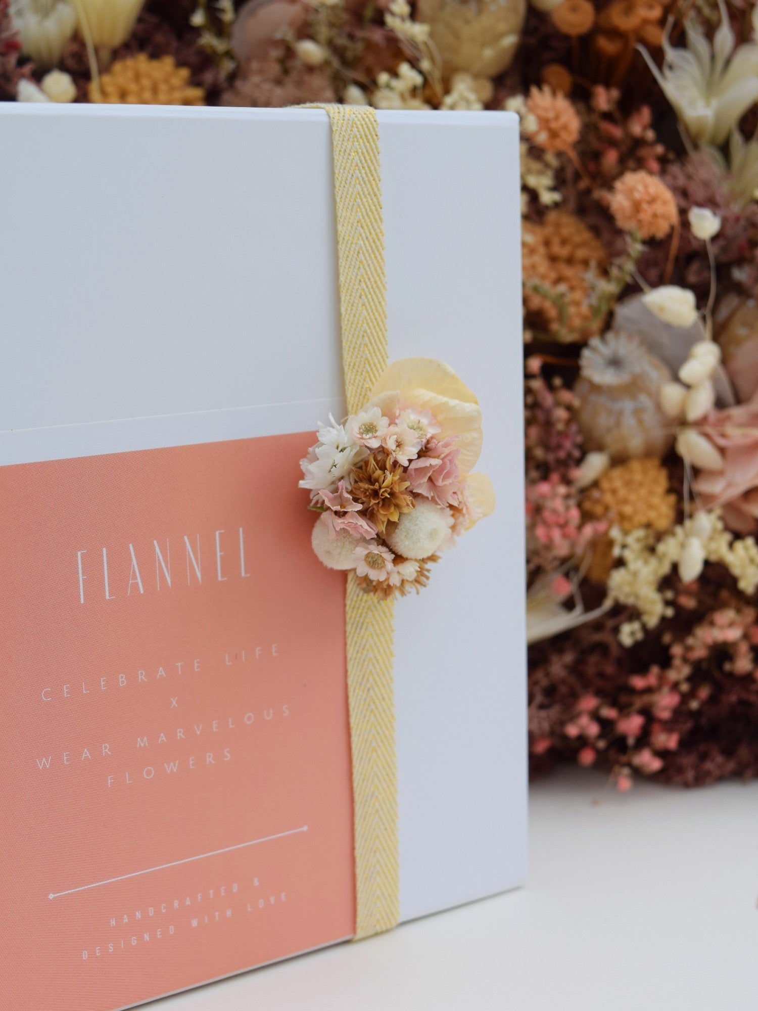 Elegance - wrist corsage children