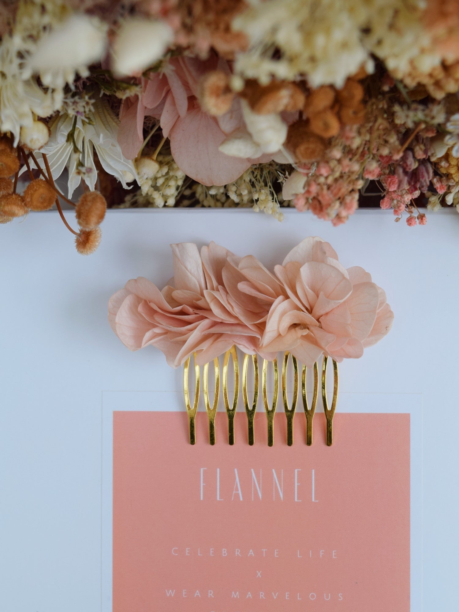 Monochrome PINK - MEDI hair comb