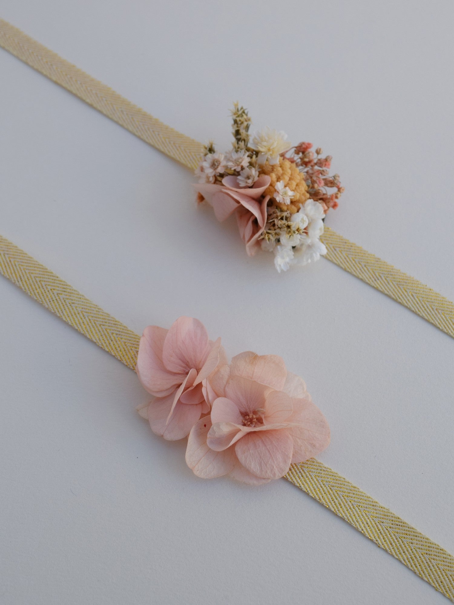 Monochrome PINK - wrist corsage children