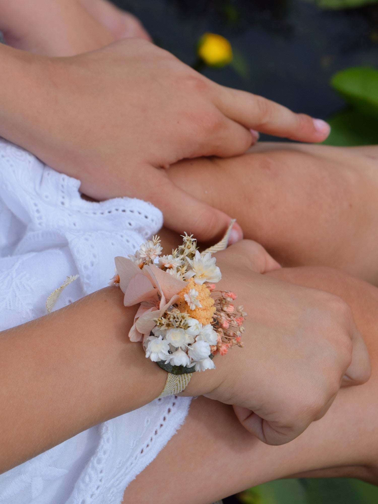 Funky romance - Wrist corsage children