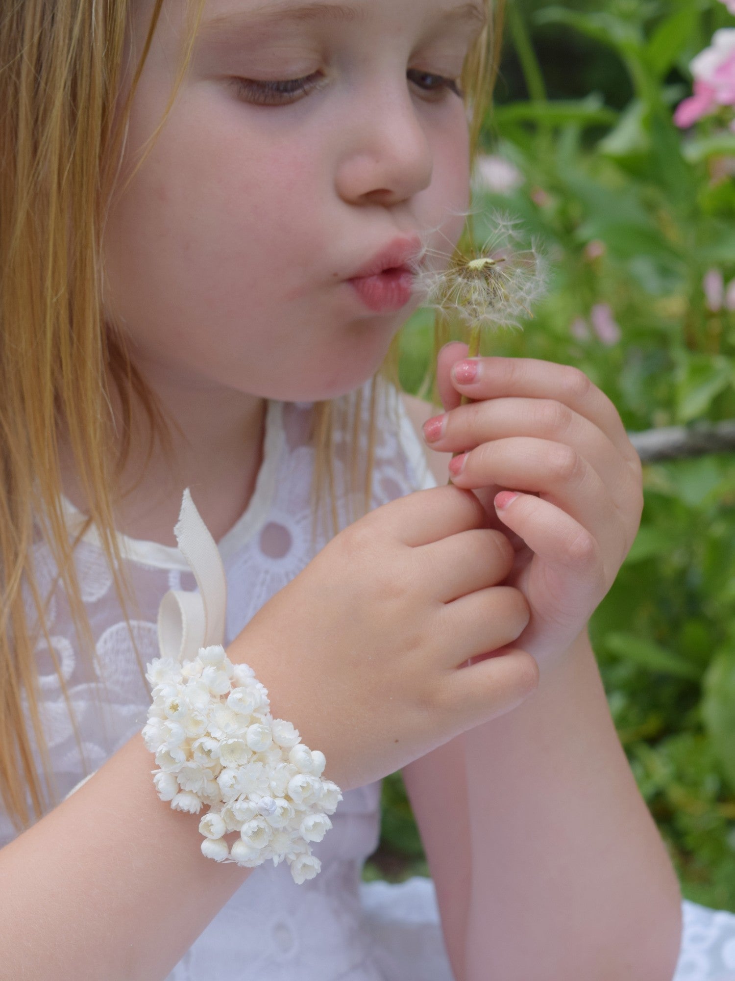 Monochrome WHITE - wrist corsage children