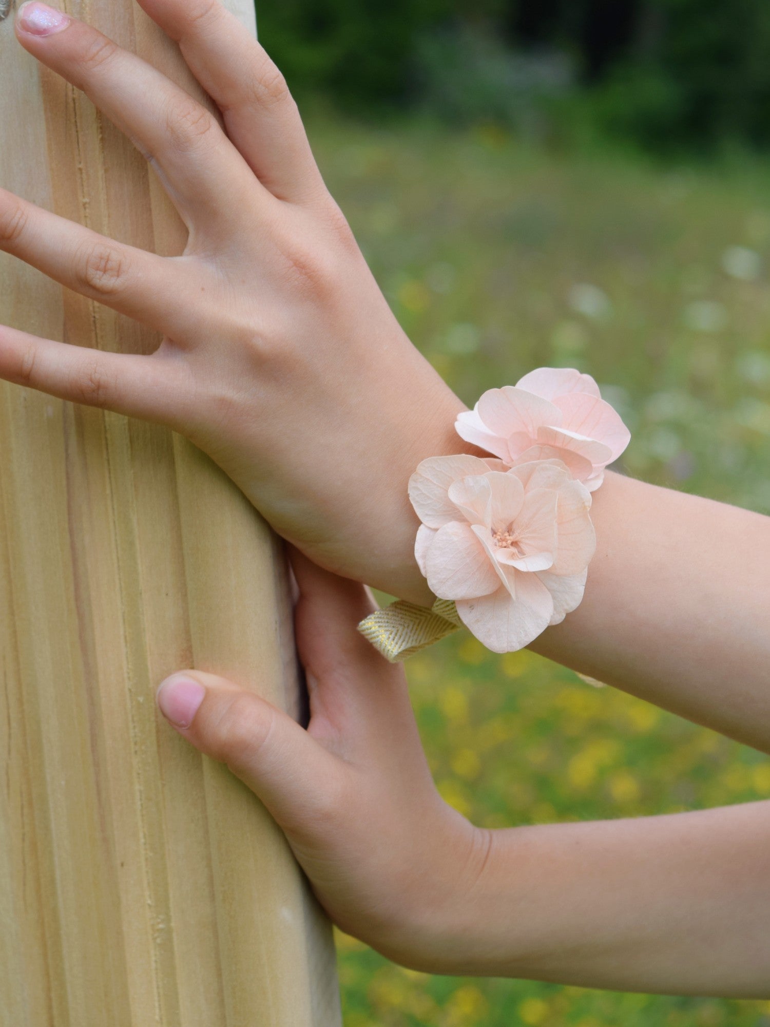 Monochrome PINK - wrist corsage children