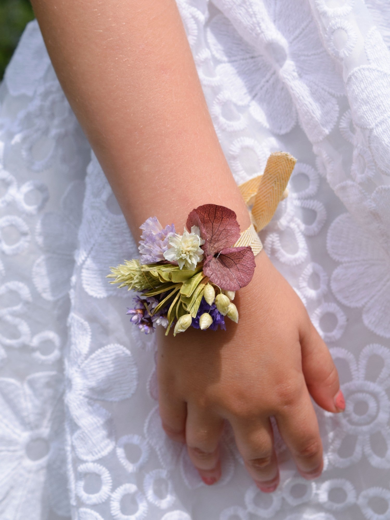 Purple rain - wrist corsage children