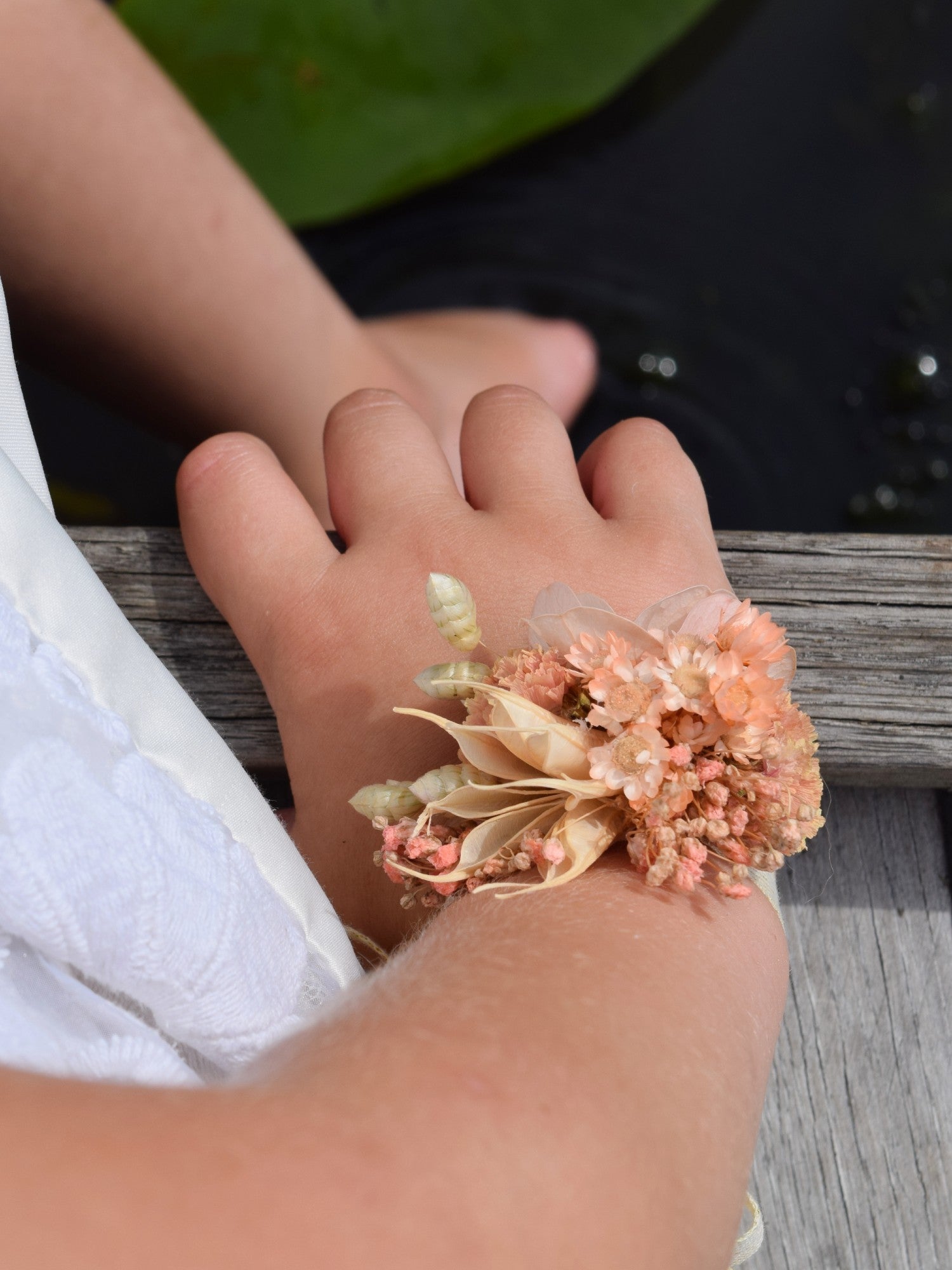 Romance - wrist corsage children