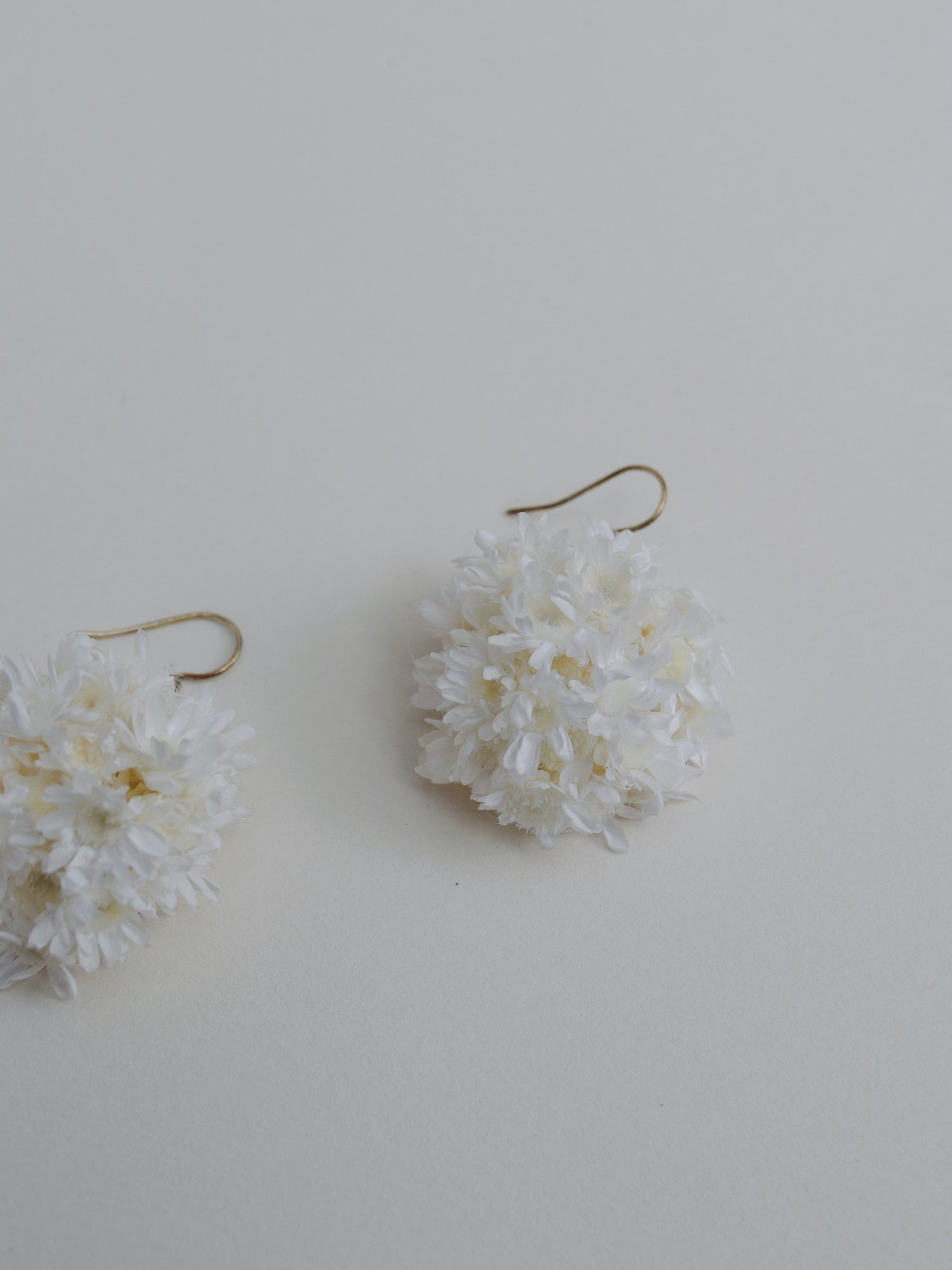 Double Scoop white - earrings