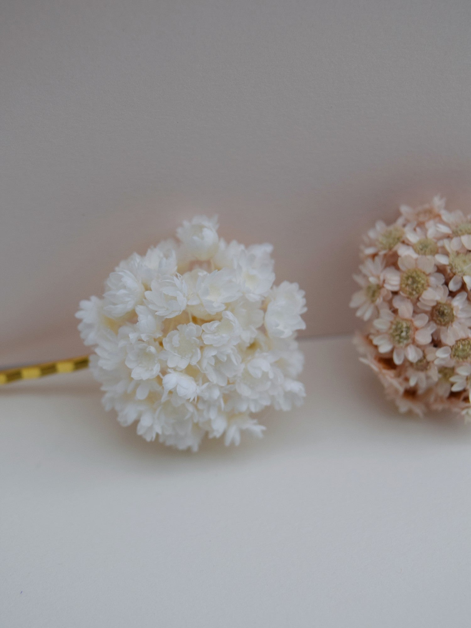 Monochrome WHITE - Hairpin M