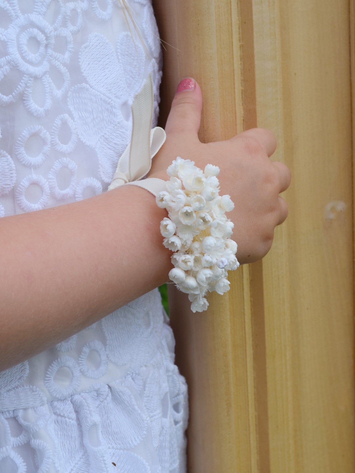 Monochrome WHITE - wrist corsage children