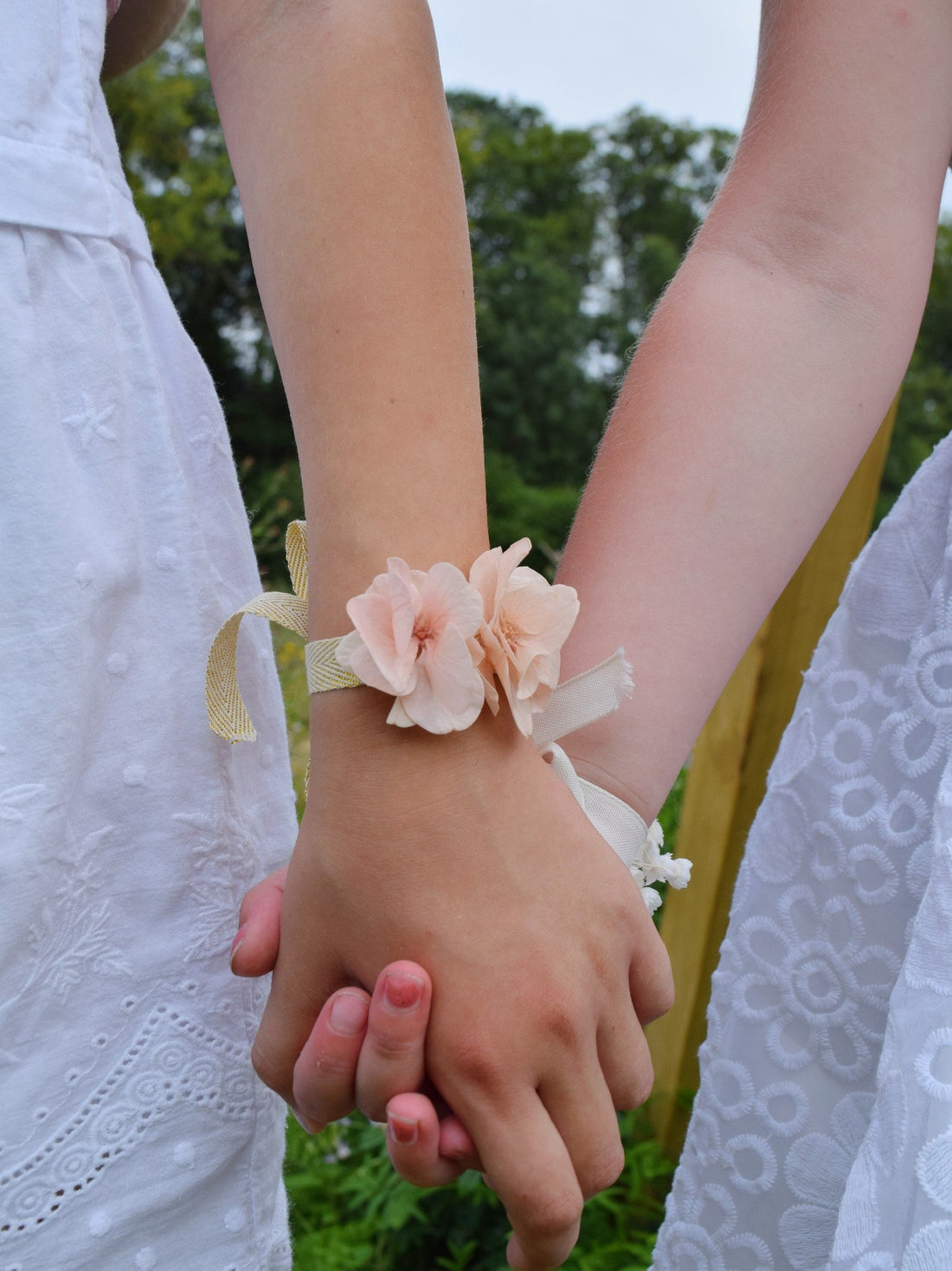 Monochrome PINK - wrist corsage children