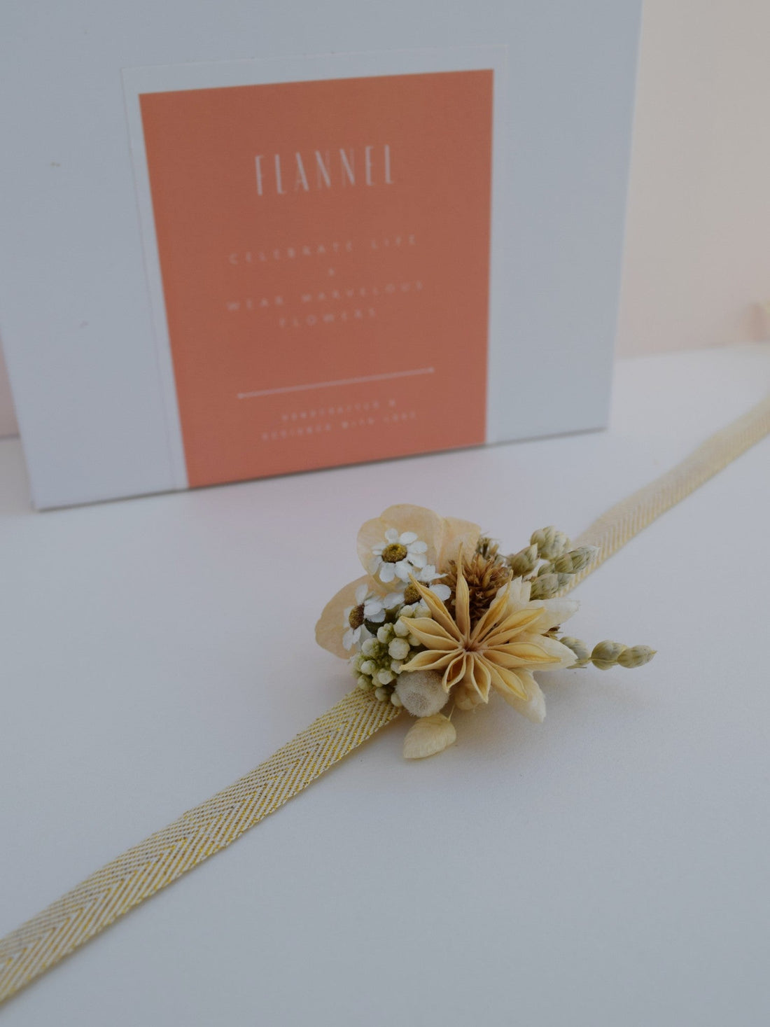 Timeless & Sweet - wrist corsage children