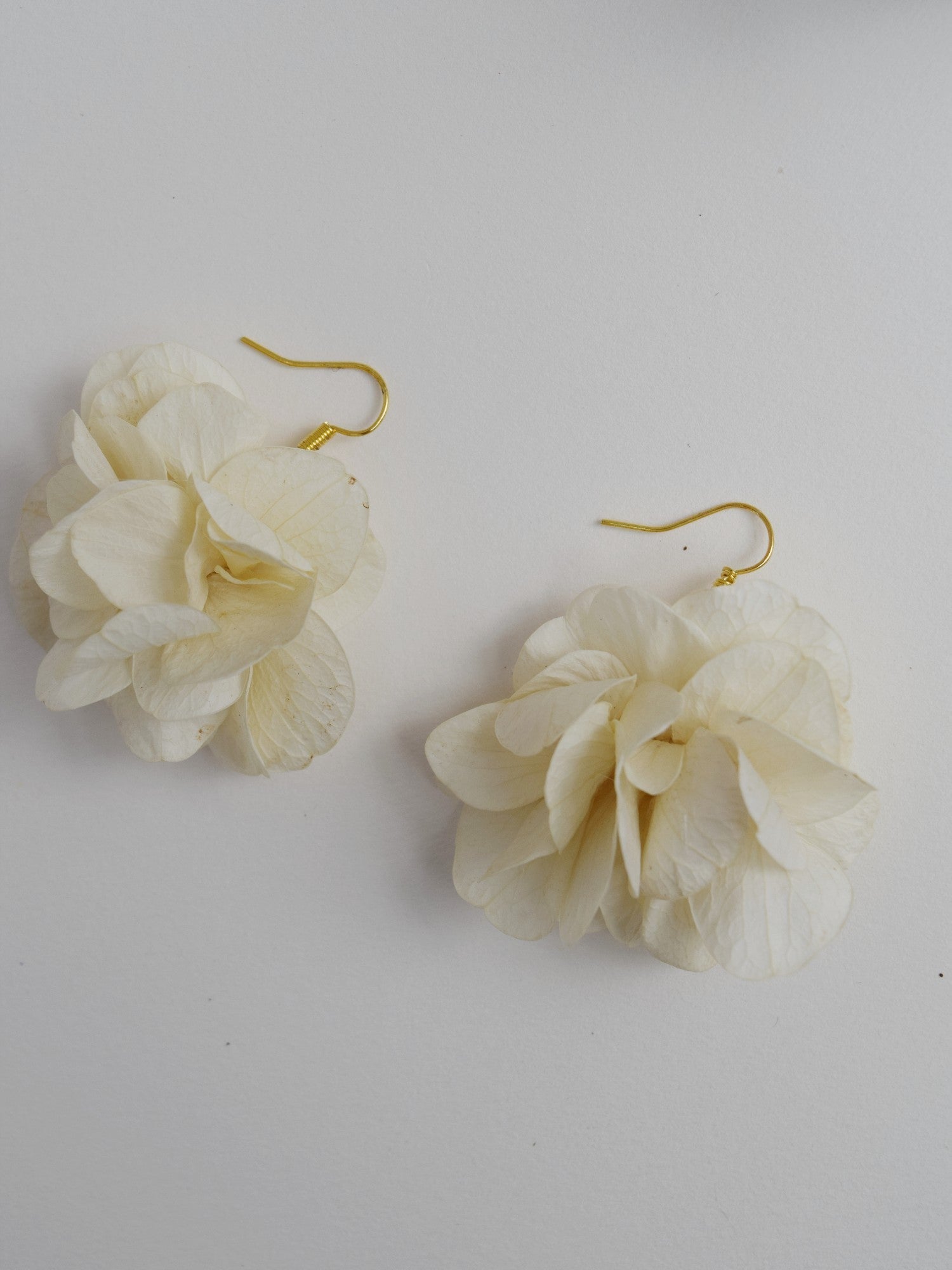 Flower Field WHITE - earrings