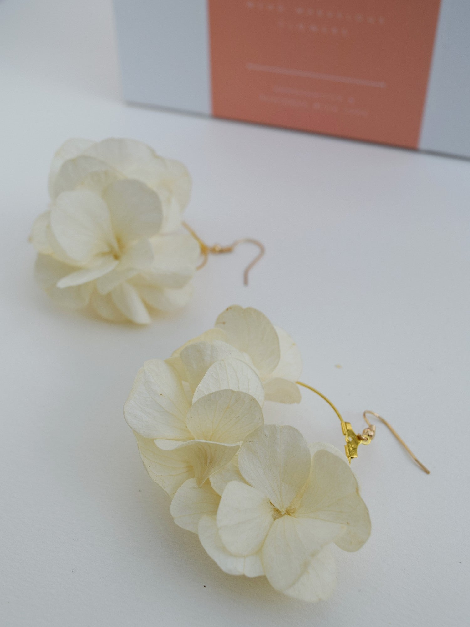 Flower Garden WHITE - earrings